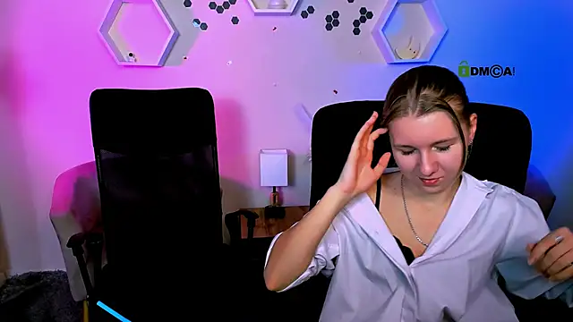 doll vey online show from 11-20-25, 09:25