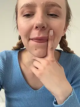 EvaBrooklyn online show from 03-07-25, 06:35