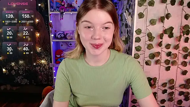 Strawberry juli online show from 03-03-25, 01:31