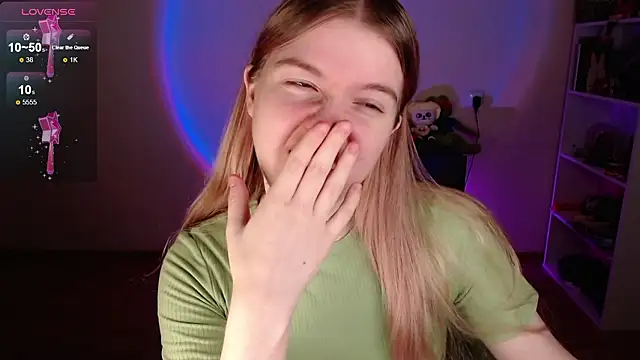 Strawberry juli online show from 03-19-26, 07:56