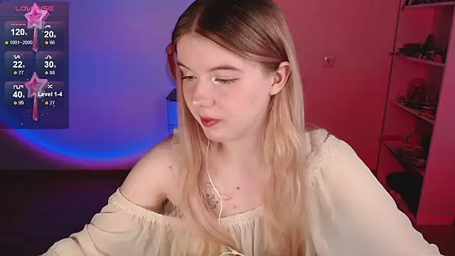 Strawberry juli online show from 04-08-26, 10:59