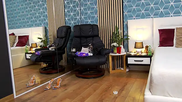 zoeylarkens online show from 02-25-25, 03:16