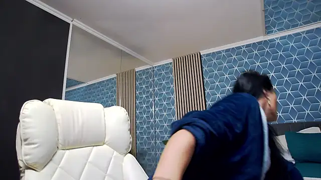 zoeylarkens online show from 11-25-25, 07:36