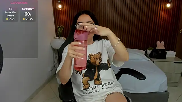 Snapshot of zakia23_ chatting on 03-05-25, 11:16 zakia23 online show from 03-05-25, 11:16