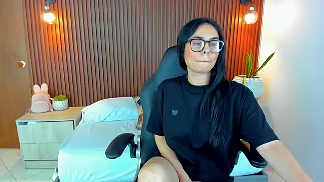 Snapshot of zakia23_ chatting on 03-11-25, 01:12 zakia23 online show from 03-11-25, 01:12