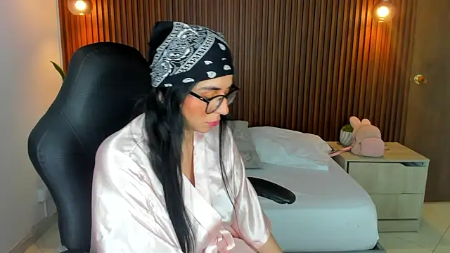 Snapshot of zakia23_ chatting on 03-19-25, 07:17 zakia23 online show from 03-19-25, 07:17