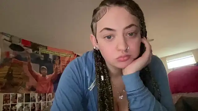 Snapshot of cognacwoodss chatting on 12-01-25, 03:17 cognacwoodss online show from 12-01-25, 03:17