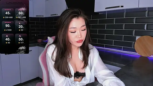 ShaiyaMinn3 online show from 10-18-25, 06:52