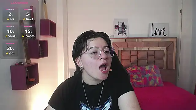 Snapshot of safyka chatting on 11-19-25, 02:00 safyka online show from 11-19-25, 02:00