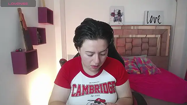 Snapshot of safyka chatting on 11-20-25, 01:50 safyka online show from 11-20-25, 01:50