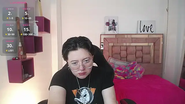 Snapshot of safyka chatting on 11-25-25, 02:44 safyka online show from 11-25-25, 02:44