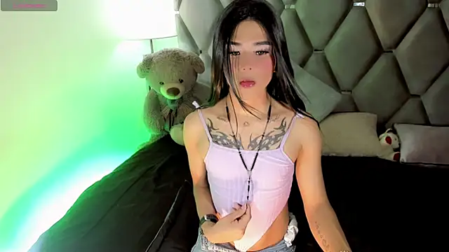 yaneycam online show from 01-14-26, 10:47