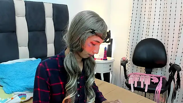 loverisu-coral online show from 03-16-25, 09:16