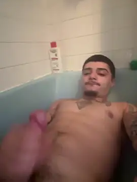 Snapshot of papiVilla23 chatting on 09-16-25, 01:56 papiVilla23 online show from 09-16-25, 01:56