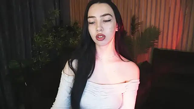 WildKittenX  online show from 11-10-25, 06:45