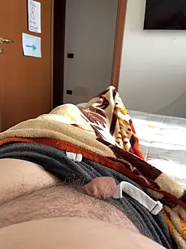 Snapshot of littletoy64 chatting on 11-10-25, 09:08 littletoy64 online show from 11-10-25, 09:08