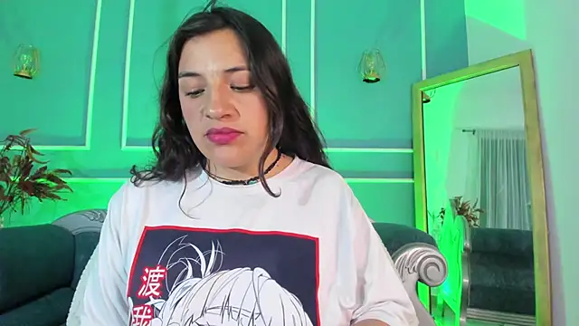 Snapshot of TaraTaylorr chatting on 10-25-25, 02:19 TaraTaylorr online show from 10-25-25, 02:19