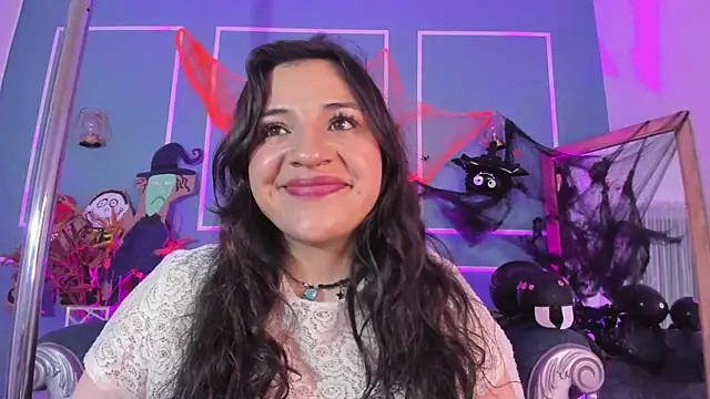 Snapshot of TaraTaylorr chatting on 10-26-25, 02:28 TaraTaylorr online show from 10-26-25, 02:28