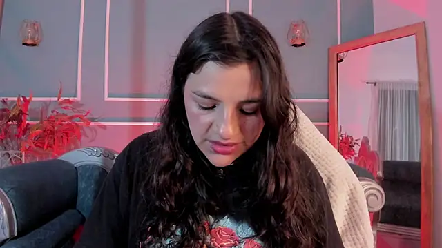 Snapshot of TaraTaylorr chatting on 11-02-25, 02:25 TaraTaylorr online show from 11-02-25, 02:25