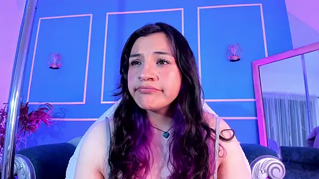 Snapshot of TaraTaylorr chatting on 11-18-25, 04:28 TaraTaylorr online show from 11-18-25, 04:28