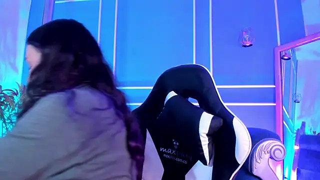 Snapshot of TaraTaylorr chatting on 11-28-25, 02:14 TaraTaylorr online show from 11-28-25, 02:14