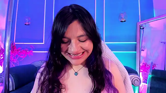 Snapshot of TaraTaylorr chatting on 12-05-25, 03:15 TaraTaylorr online show from 12-05-25, 03:15