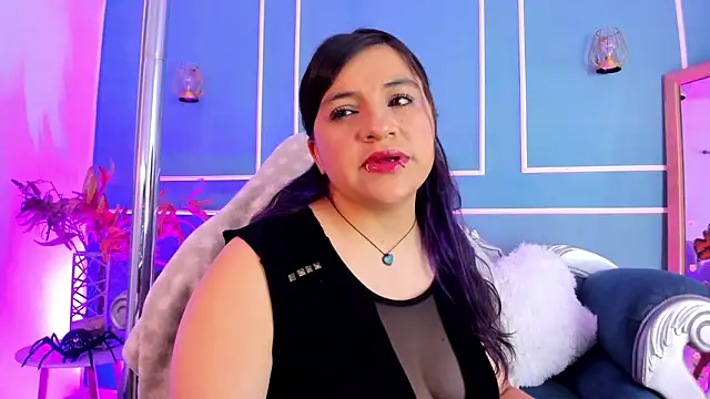 Snapshot of TaraTaylorr chatting on 03-16-26, 05:44 TaraTaylorr online show from 03-16-26, 05:44