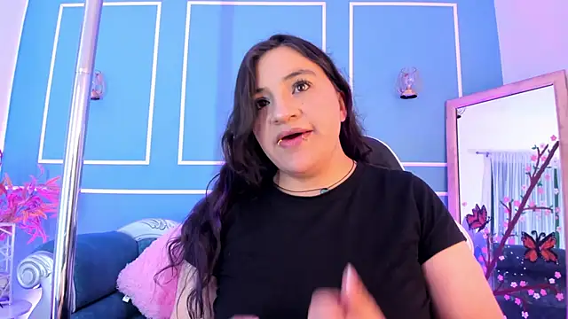 Snapshot of TaraTaylorr chatting on 03-28-26, 02:11 TaraTaylorr online show from 03-28-26, 02:11