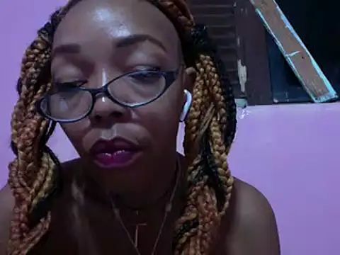 Ladyzee25 online show from 02-21-26, 01:39