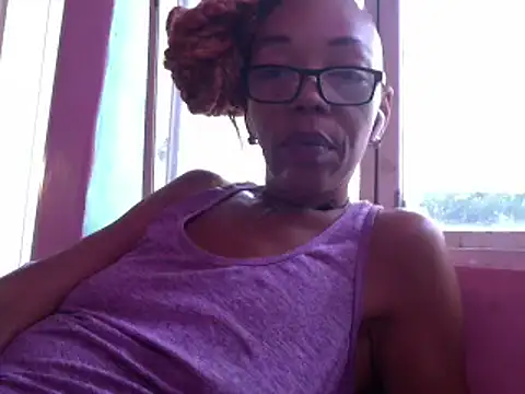 Snapshot of Ladyzee25 chatting on 06-20-26, 07:16 Ladyzee25 online show from 06-20-26, 07:16