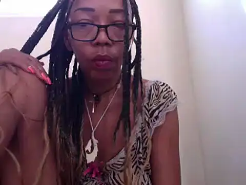 Snapshot of Ladyzee25 chatting on 07-20-26, 11:34 Ladyzee25 online show from 07-20-26, 11:34