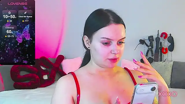 Miss Vic online show from 04-18-26, 05:39