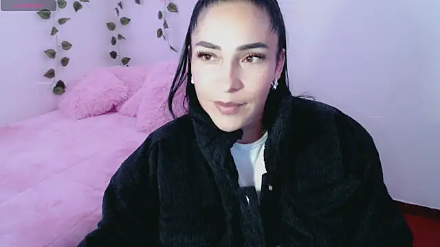 Snapshot of luna_lgomez_ chatting on 03-08-25, 02:08 luna lgomez  online show from 03-08-25, 02:08