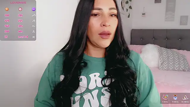 luna lgomez  online show from 02-19-26, 12:12