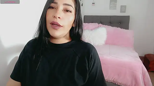 luna lgomez  online show from 02-23-26, 12:35