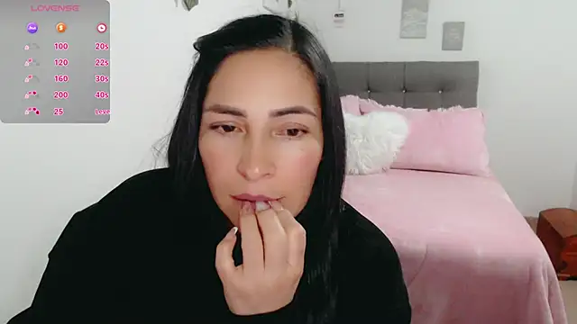 luna lgomez  online show from 03-07-26, 01:35