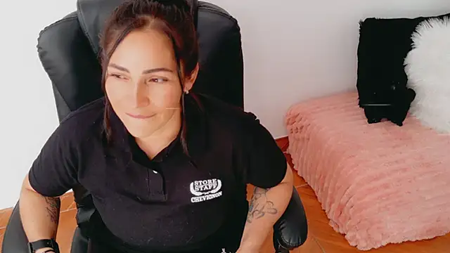 luna lgomez  online show from 03-24-26, 07:08