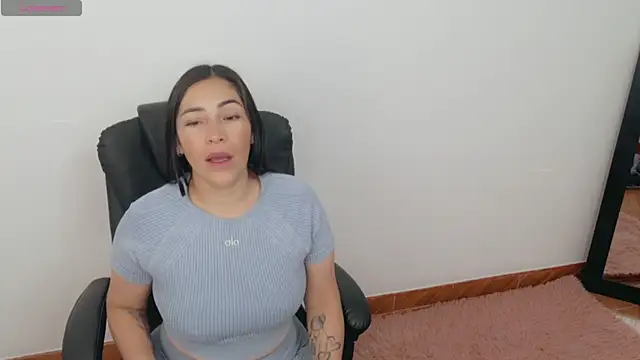 luna lgomez  online show from 07-16-26, 10:10