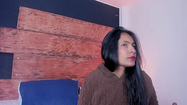 Snapshot of Fernanda_liie_ chatting on 07-17-26, 12:23 Fernanda liie online show from 07-17-26, 12:23
