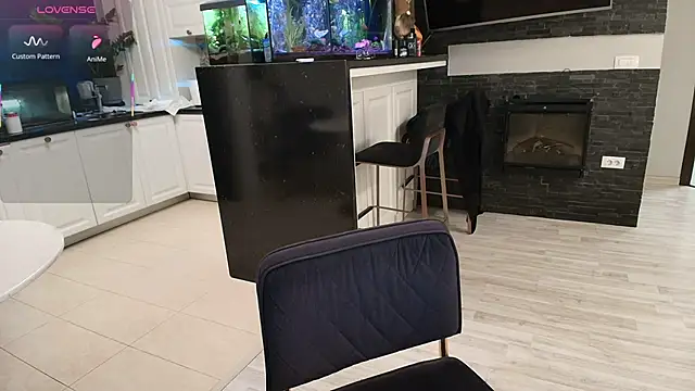 Layla- online show from 11-19-25, 01:11