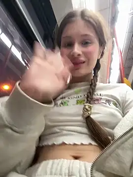 Snapshot of melicious_ chatting on 03-07-25, 04:11 melicious online show from 03-07-25, 04:11