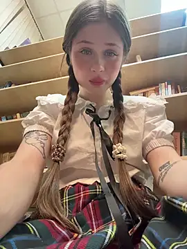 Snapshot of melicious_ chatting on 12-02-25, 06:19 melicious online show from 12-02-25, 06:19