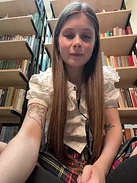 Snapshot of melicious_ chatting on 12-03-25, 04:53 melicious online show from 12-03-25, 04:53