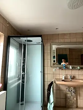 Snapshot of xy_monkeyBigCock chatting on 09-30-25, 09:36 xy monkeyBigCock online show from 09-30-25, 09:36