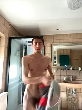 Snapshot of xy_monkeyBigCock chatting on 10-18-25, 10:16 xy monkeyBigCock online show from 10-18-25, 10:16