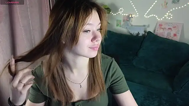 Snapshot of meow_mellie chatting on 10-11-25, 01:49 meow mellie online show from 10-11-25, 01:49