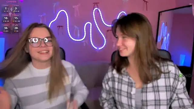 Snapshot of helli_belli chatting on 03-06-26, 08:27 helli belli online show from 03-06-26, 08:27