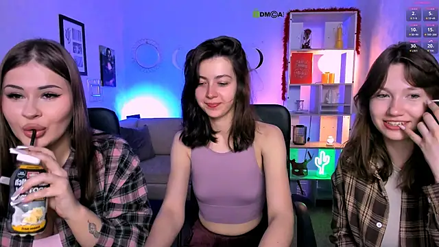 Snapshot of helli_belli chatting on 03-31-26, 07:14 helli belli online show from 03-31-26, 07:14