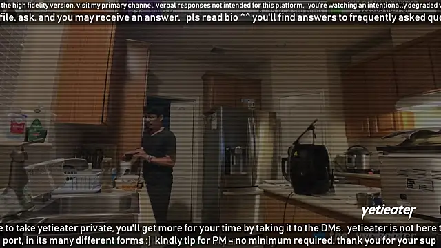 Snapshot of yetieater chatting on 02-11-25, 03:08 yetieater online show from 02-11-25, 03:08