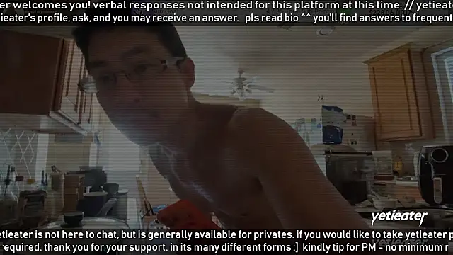 Snapshot of yetieater chatting on 05-19-26, 04:24 yetieater online show from 05-19-26, 04:24